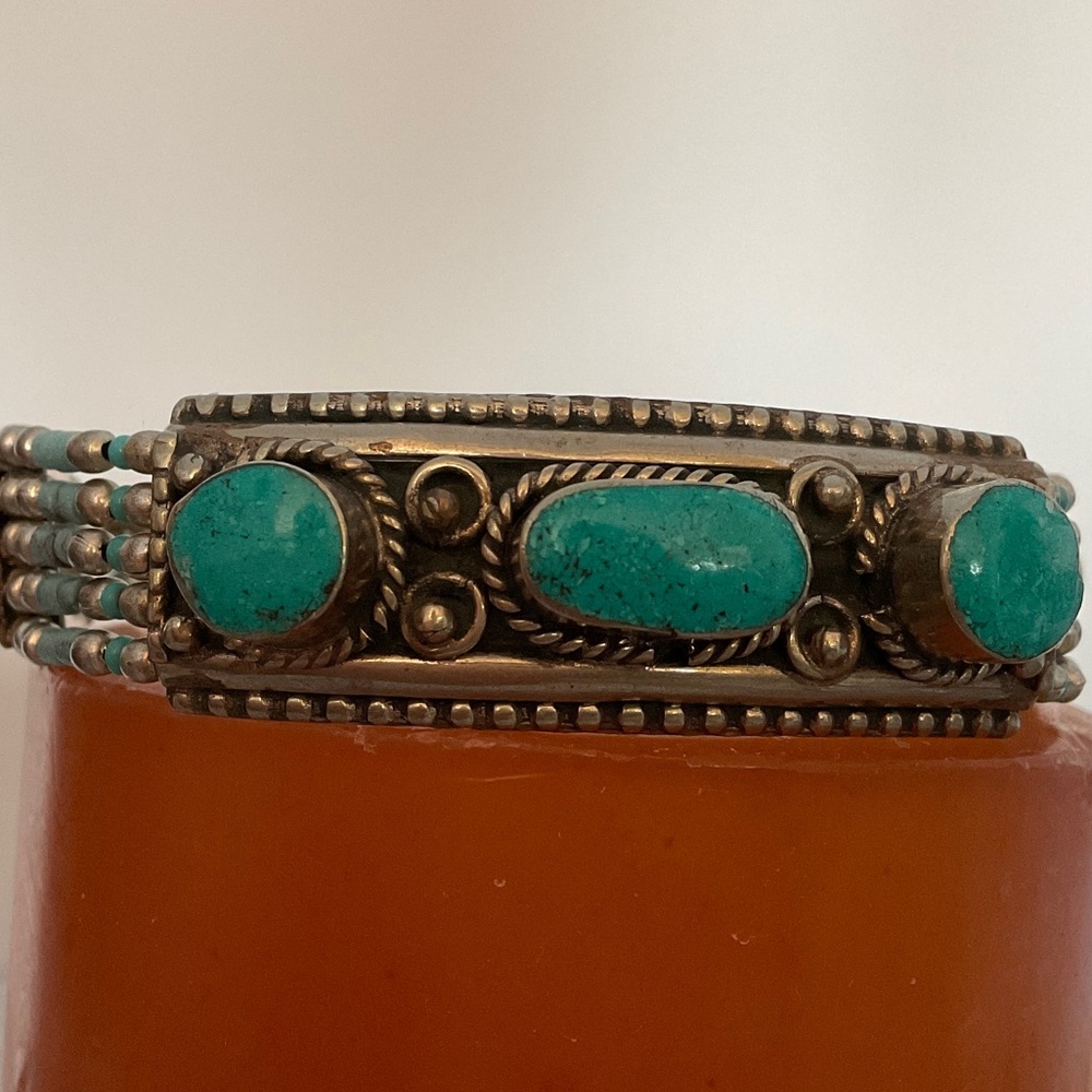 NWOT TIBETAN SILVER TURQUOISE HANDCRAFTED BEADED BRACELET